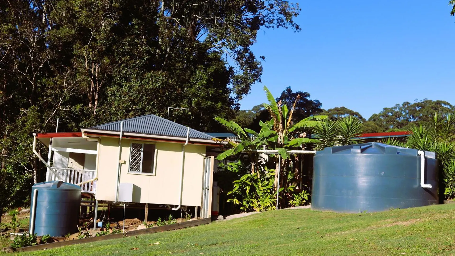 Pet Friendly Cozy Cabin Woombye Holiday home