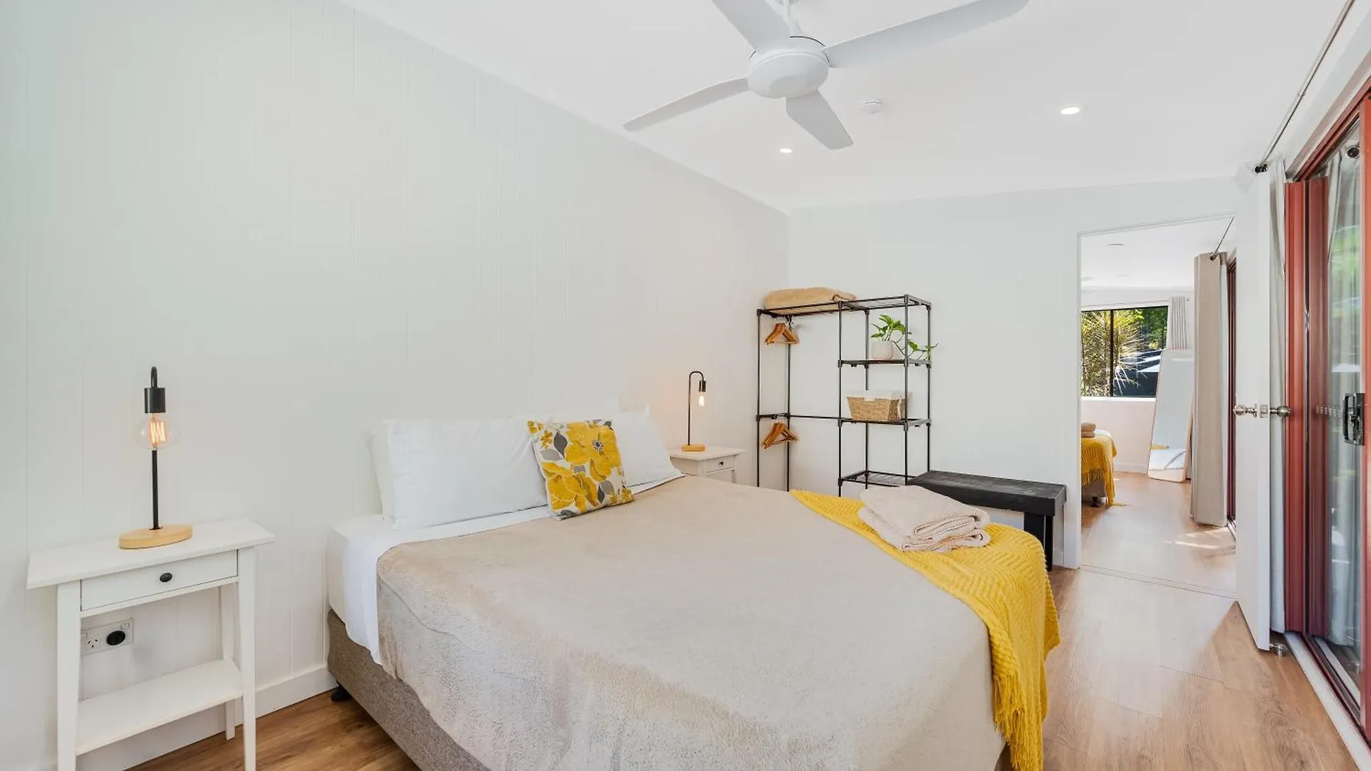Pet Friendly Cozy Cabin Woombye 0*,